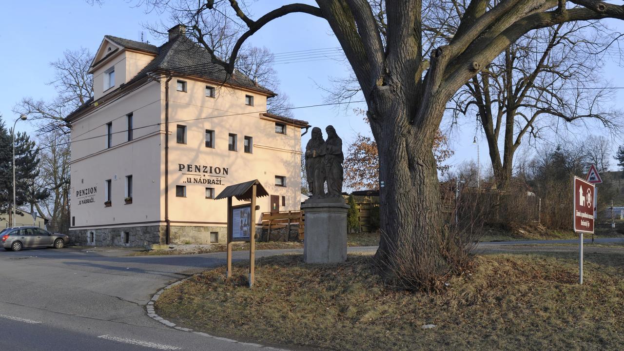 Penzion "U Nadrazi" Horsovsky Tyn Exterior photo